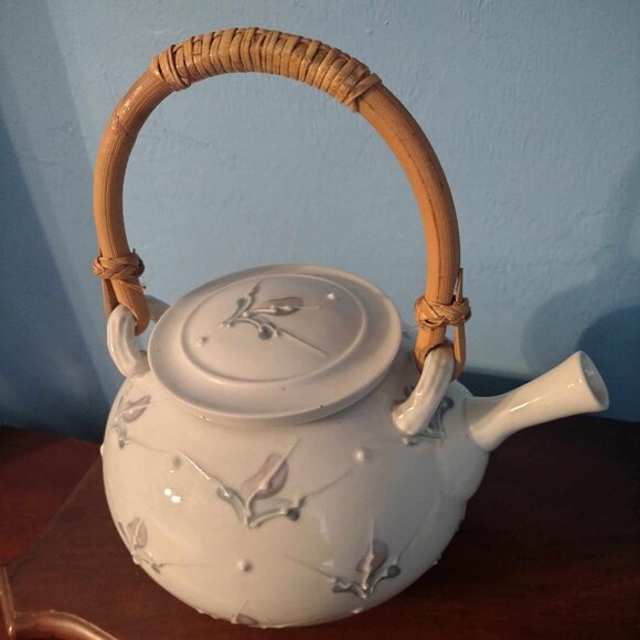 Vintage Teapot and Tea Jar With Embossed Floral Pattern - Picture 2 of 15